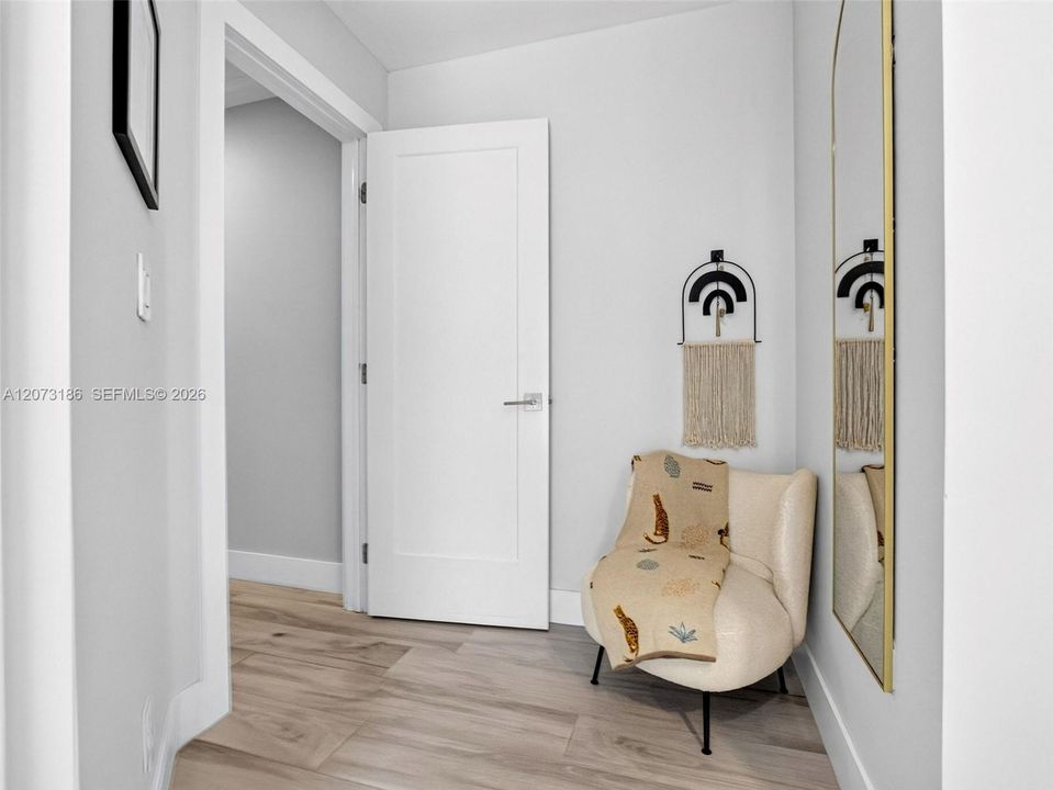En Venta: $1,299,000 (4 camas, 3 baños, 2414 Pies cuadrados)