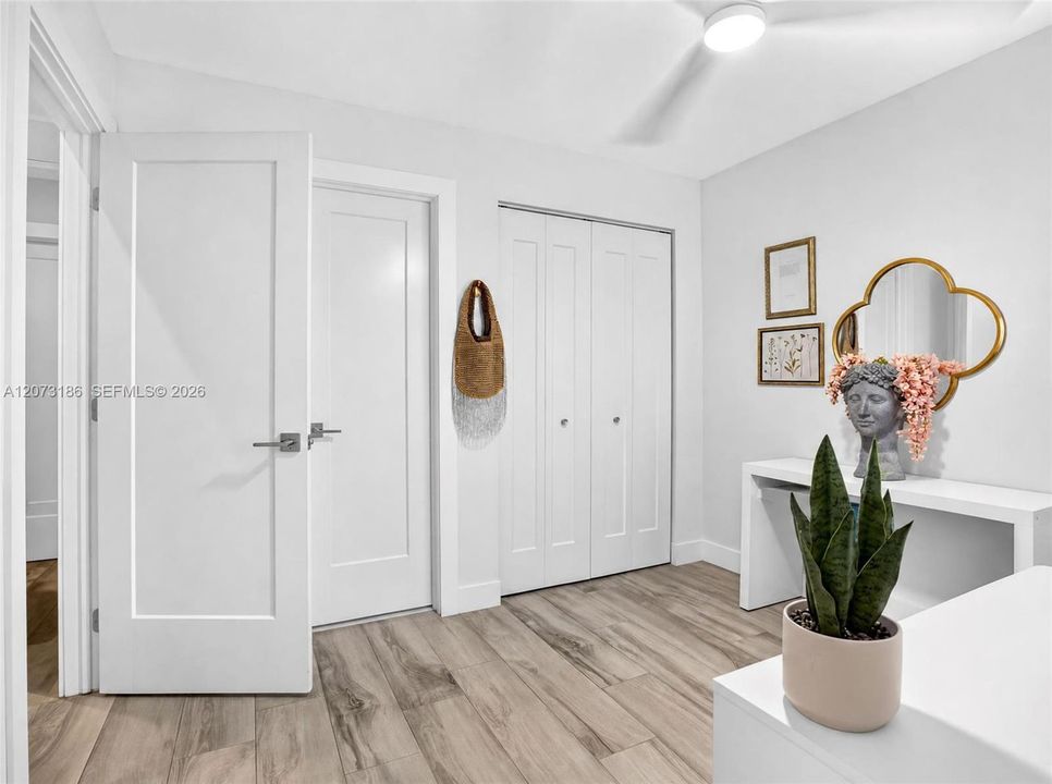 En Venta: $1,299,000 (4 camas, 3 baños, 2414 Pies cuadrados)