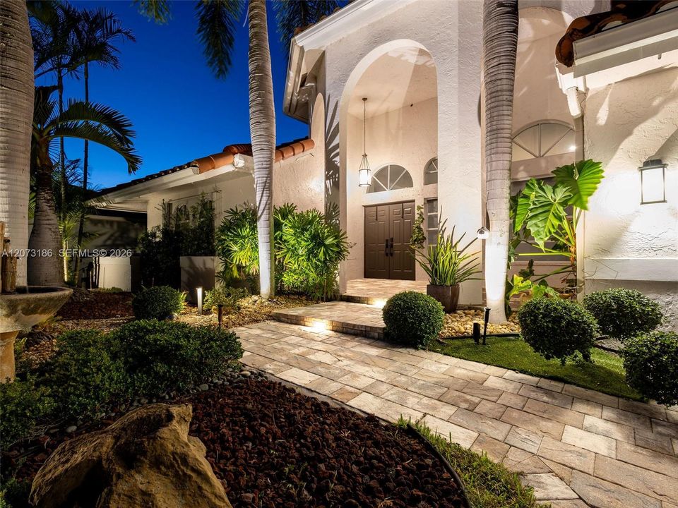En Venta: $1,299,000 (4 camas, 3 baños, 2414 Pies cuadrados)