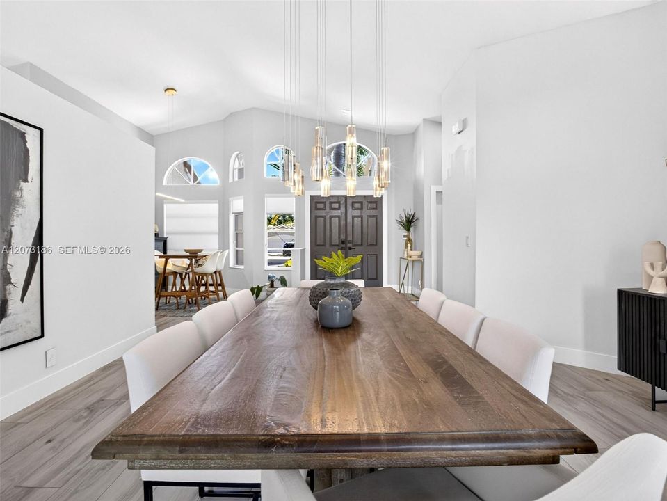 En Venta: $1,299,000 (4 camas, 3 baños, 2414 Pies cuadrados)