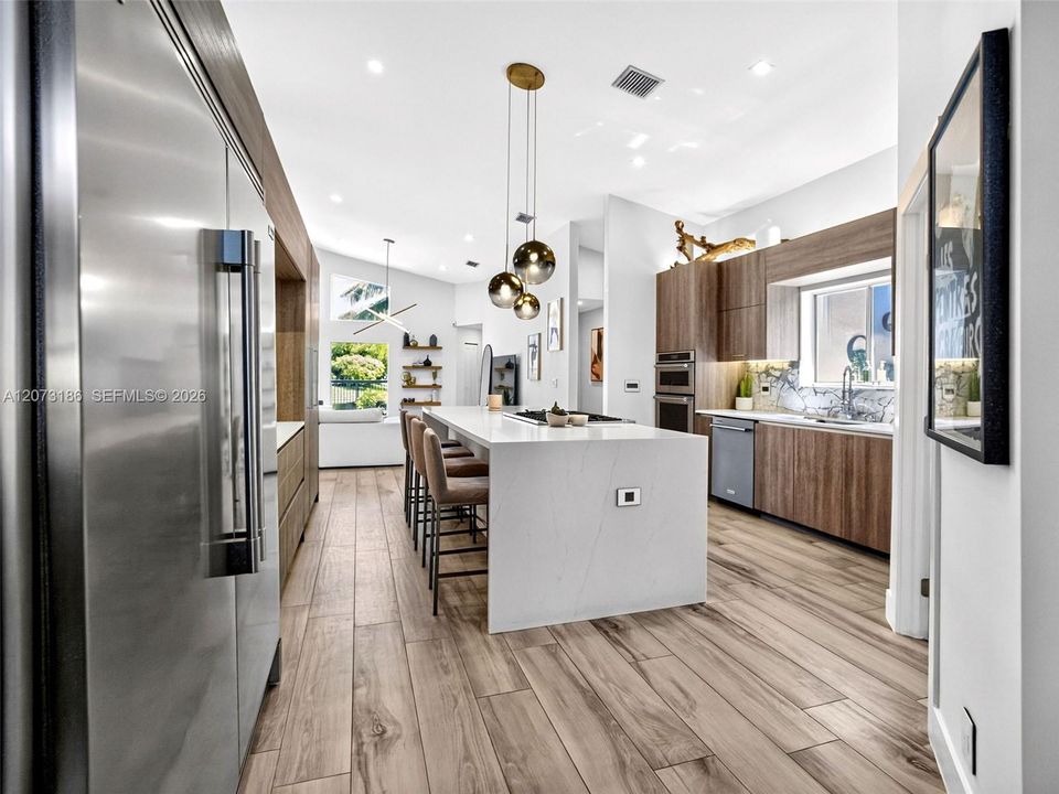 En Venta: $1,299,000 (4 camas, 3 baños, 2414 Pies cuadrados)