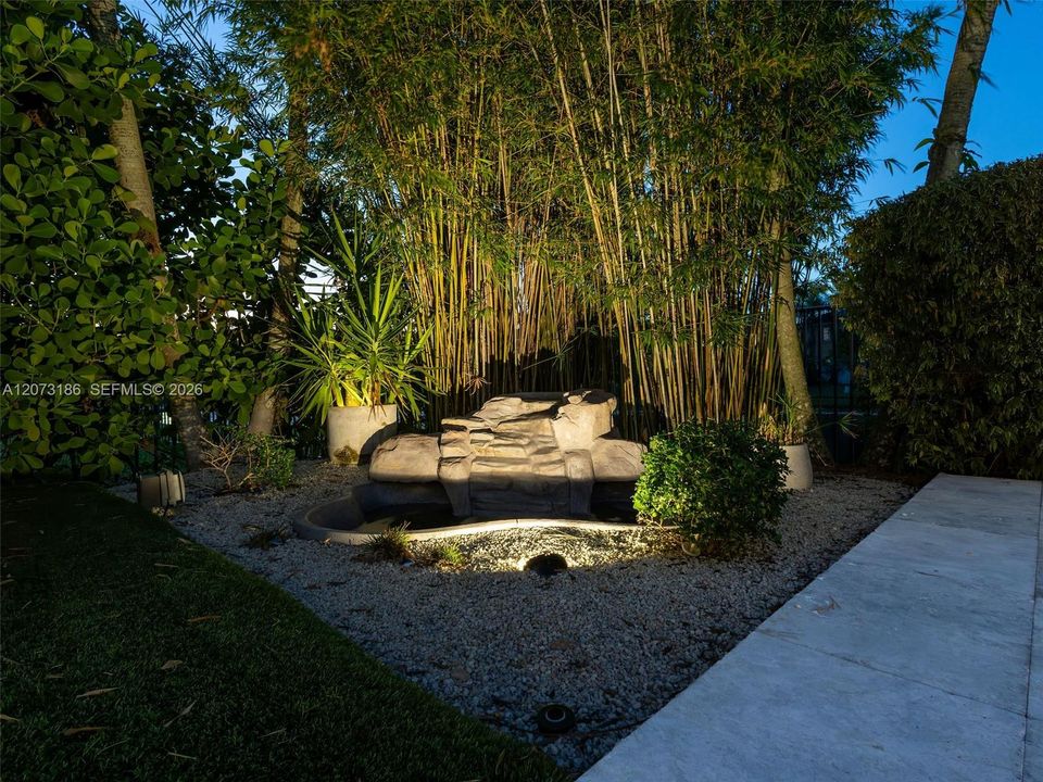 En Venta: $1,299,000 (4 camas, 3 baños, 2414 Pies cuadrados)
