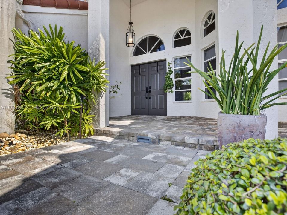 En Venta: $1,299,000 (4 camas, 3 baños, 2414 Pies cuadrados)