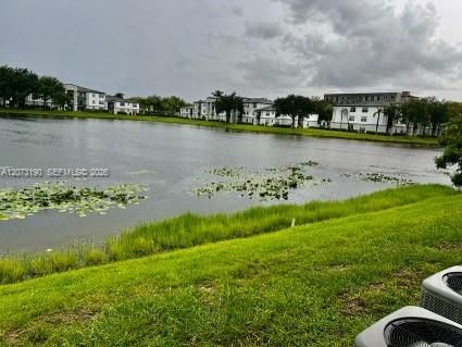 For Rent: $1,850 (1 beds, 1 baths, 720 Square Feet)