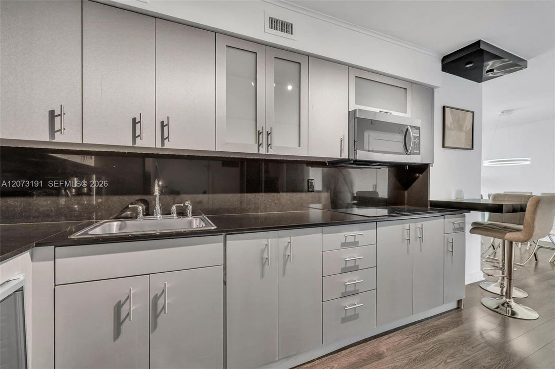 В аренду: $3,500 (1 спален, 1 ванн, 910 Квадратных фут)