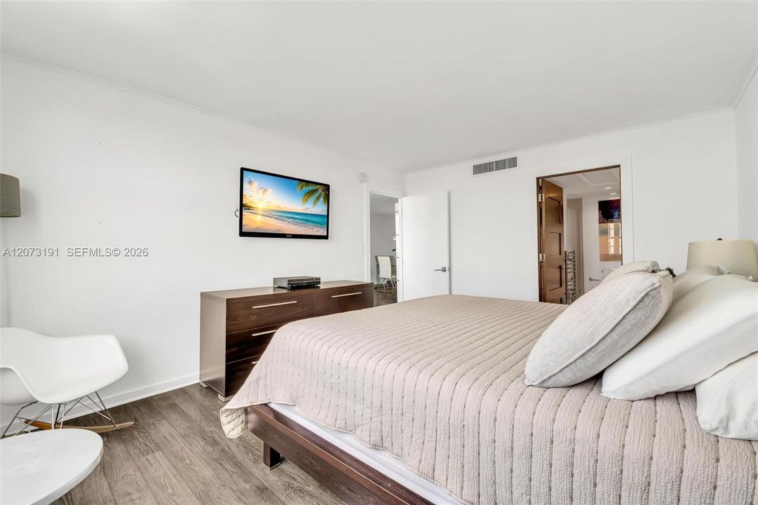 В аренду: $3,500 (1 спален, 1 ванн, 910 Квадратных фут)