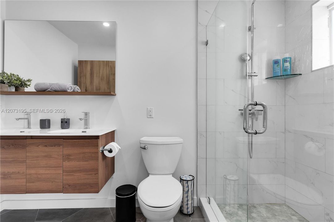 В аренду: $4,500 (3 спален, 3 ванн, 1762 Квадратных фут)