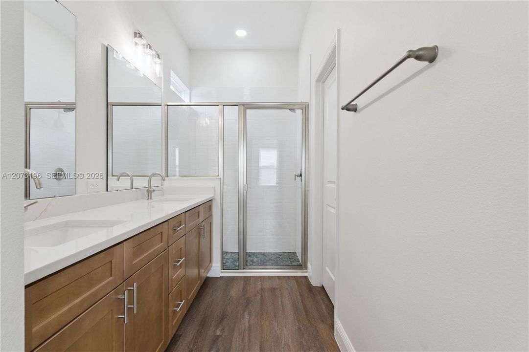 For Rent: $3,600 (4 beds, 2 baths, 1768 Square Feet)