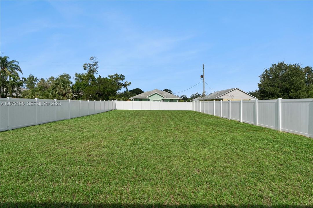 For Rent: $3,600 (4 beds, 2 baths, 1768 Square Feet)