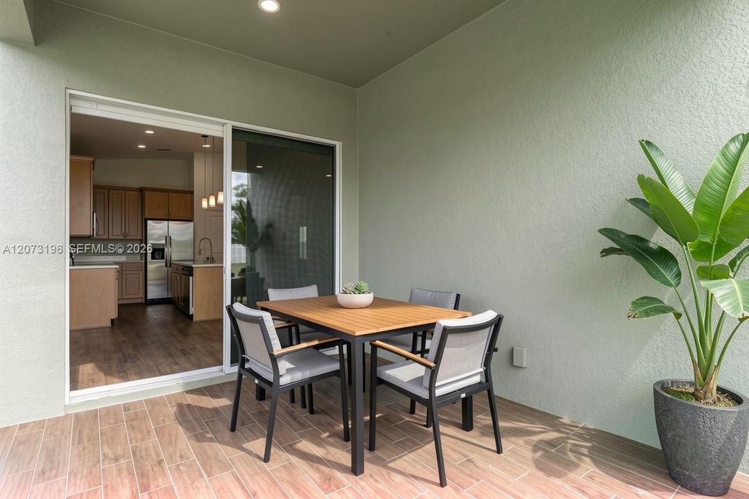 For Rent: $3,600 (4 beds, 2 baths, 1768 Square Feet)