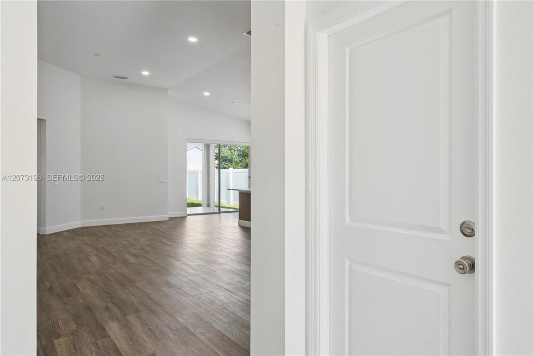 For Rent: $3,600 (4 beds, 2 baths, 1768 Square Feet)