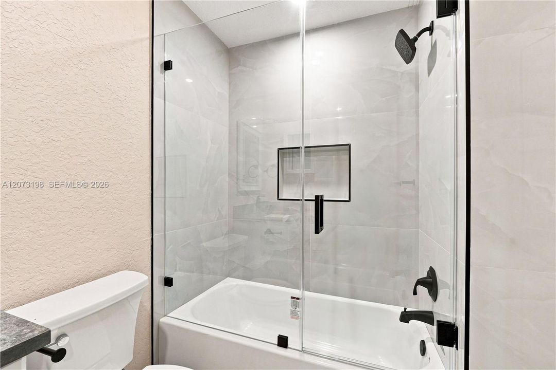 For Sale: $399,999 (4 beds, 3 baths, 1690 Square Feet)