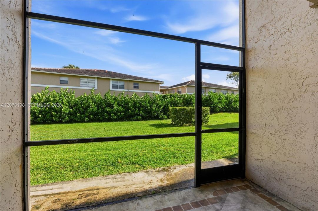 For Sale: $399,999 (4 beds, 3 baths, 1690 Square Feet)