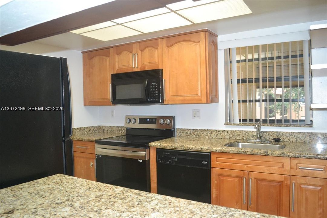 For Sale: $245,000 (2 beds, 2 baths, 1080 Square Feet)