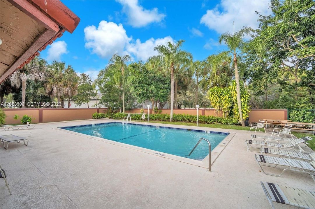 For Sale: $245,000 (2 beds, 2 baths, 1080 Square Feet)