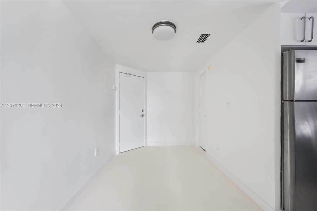 В аренду: $2,200 (0 спален, 1 ванн, 465 Квадратных фут)