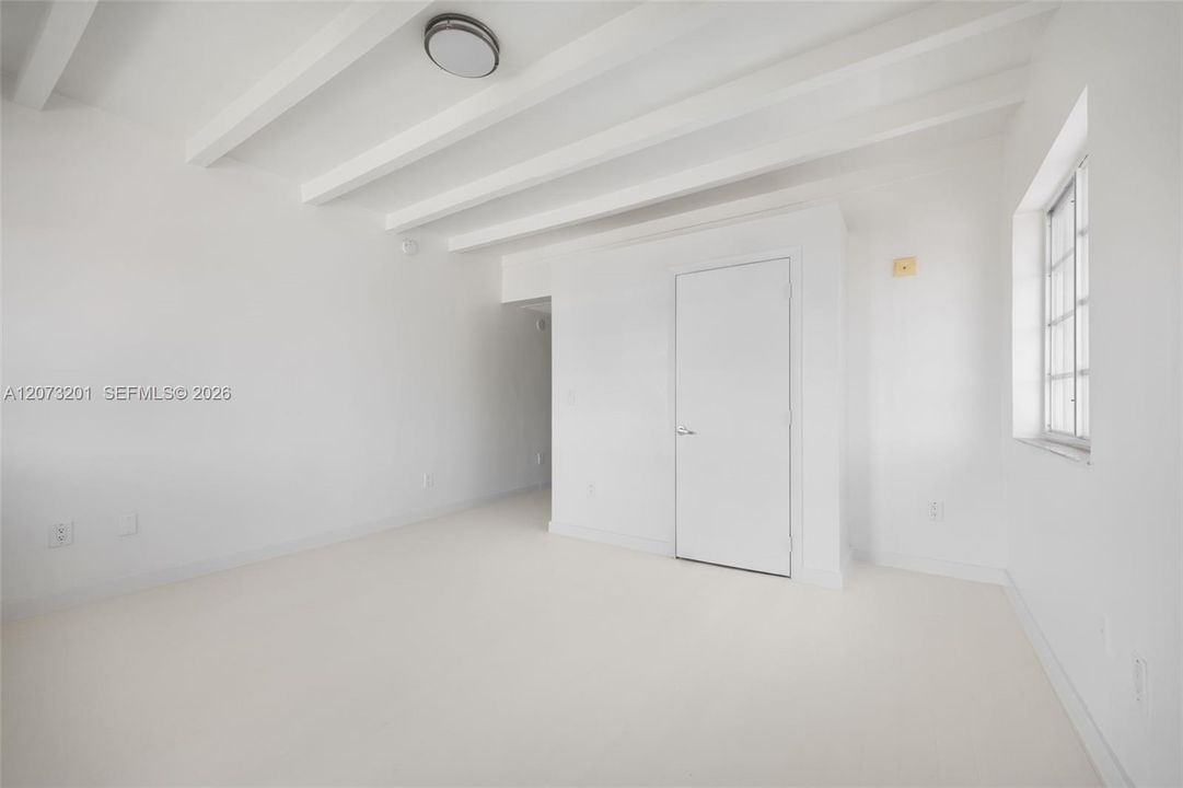 В аренду: $2,200 (0 спален, 1 ванн, 465 Квадратных фут)