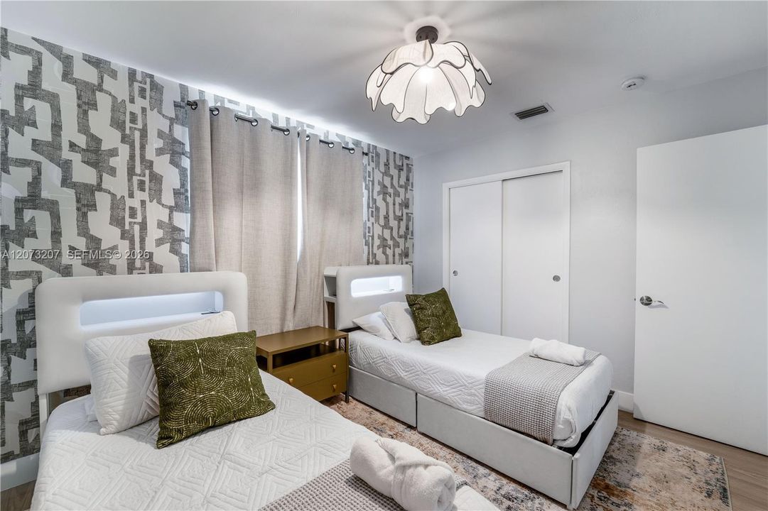 For Rent: $5,000 (4 beds, 2 baths, 1636 Square Feet)