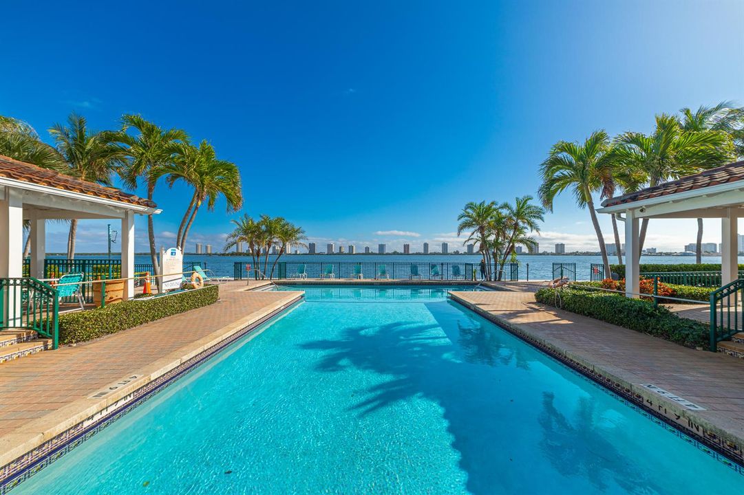 Clubhouse-Pool-B