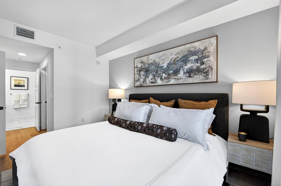 008-Edit-Bedroom-Sheets---Manor-Biscayne