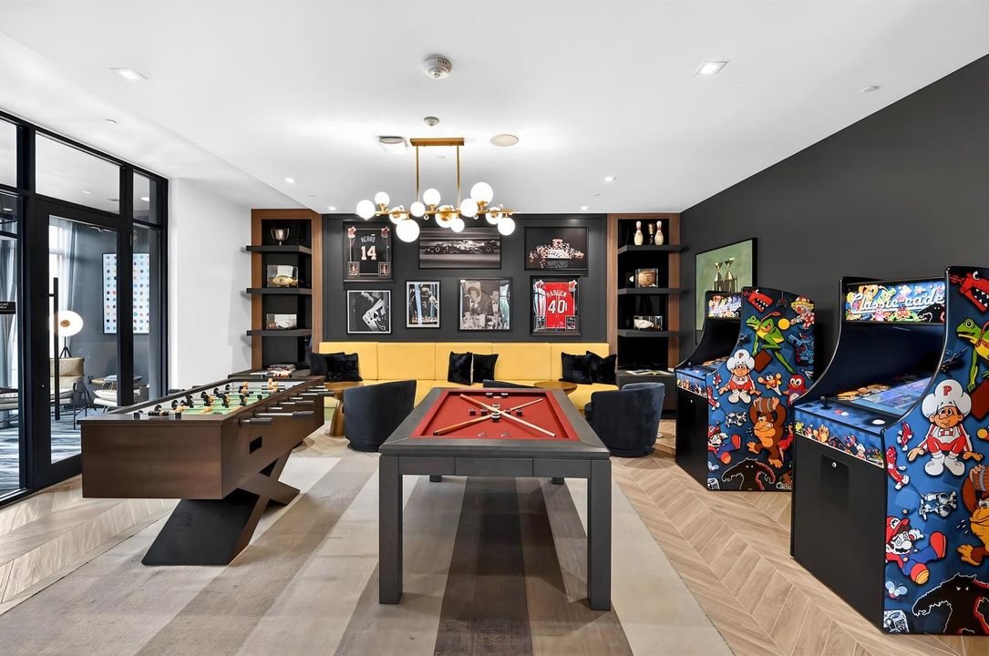 082-Gameroom