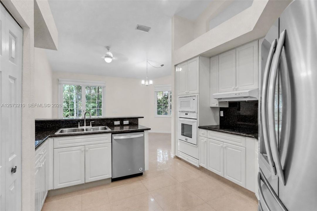 For Sale: $999,900 (4 beds, 3 baths, 2591 Square Feet)