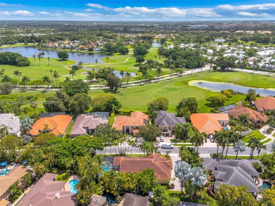 For Sale: $999,900 (4 beds, 3 baths, 2591 Square Feet)