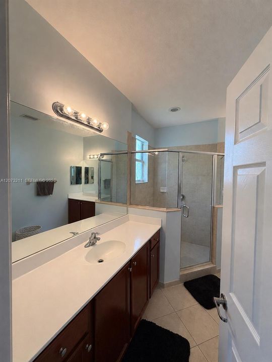 En Renta: $3,350 (3 camas, 2 baños, 1836 Pies cuadrados)