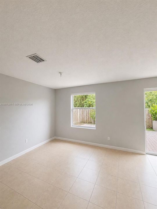En Renta: $3,350 (3 camas, 2 baños, 1836 Pies cuadrados)