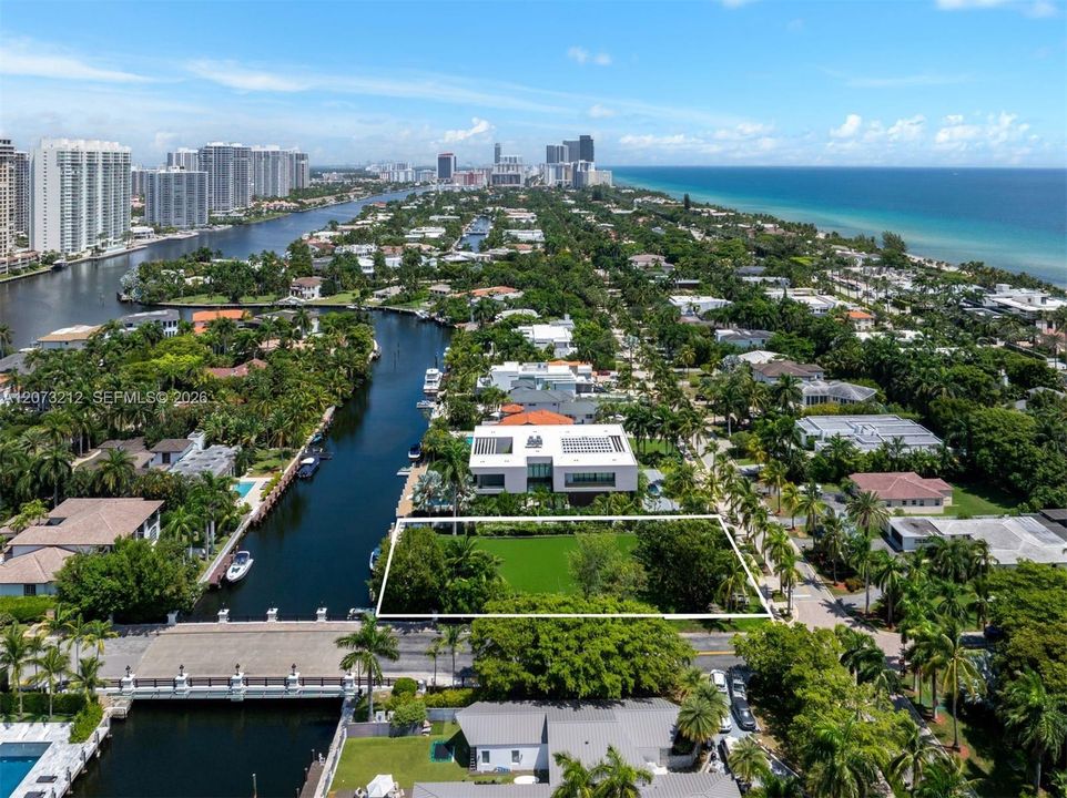 For Sale: $12,500,000 (6 beds, 6 baths, 10995 Square Feet)