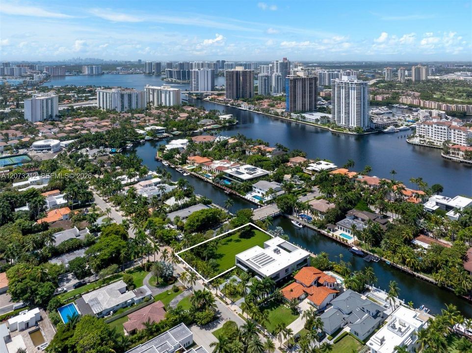 For Sale: $12,500,000 (6 beds, 6 baths, 10995 Square Feet)