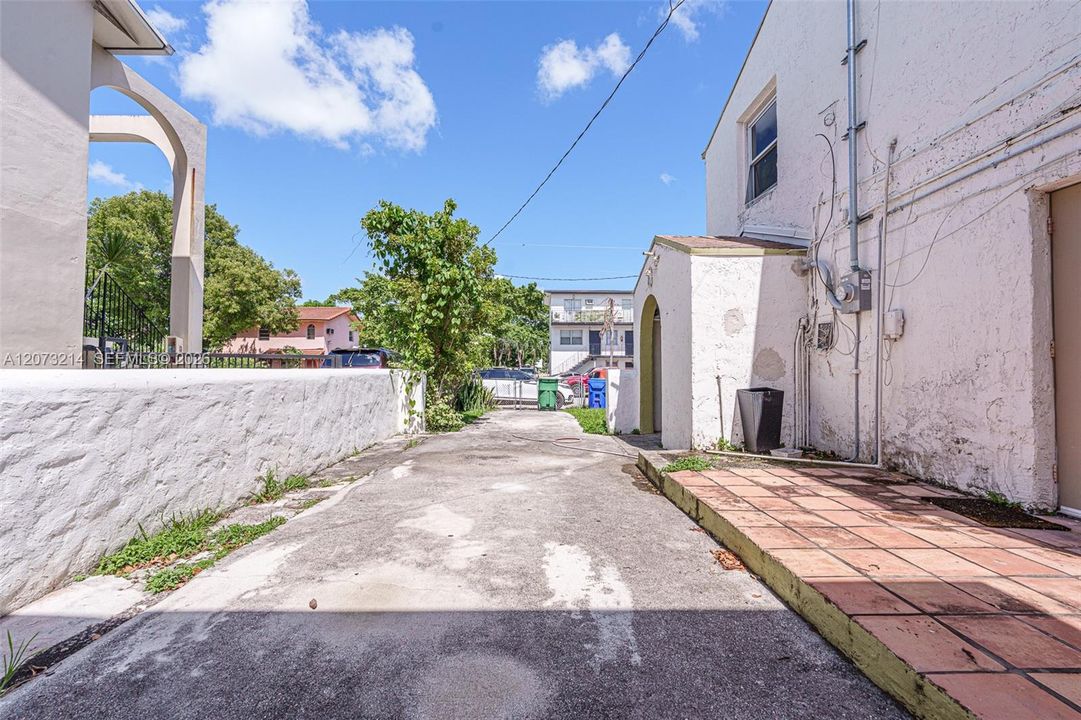 For Rent: $1,350 (1 beds, 1 baths, 500 Square Feet)
