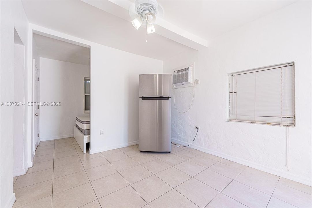 For Rent: $1,350 (1 beds, 1 baths, 500 Square Feet)