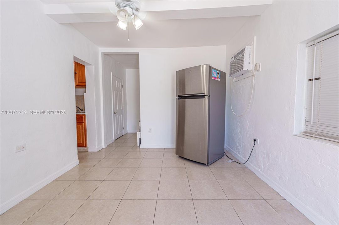 For Rent: $1,350 (1 beds, 1 baths, 500 Square Feet)