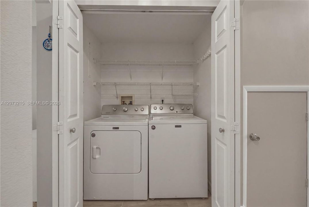 For Sale: $480,000 (3 beds, 3 baths, 1410 Square Feet)