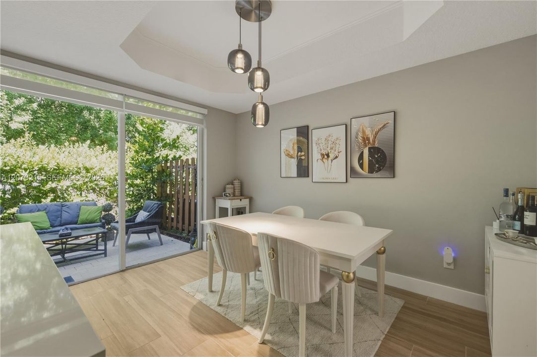 For Sale: $480,000 (3 beds, 3 baths, 1410 Square Feet)