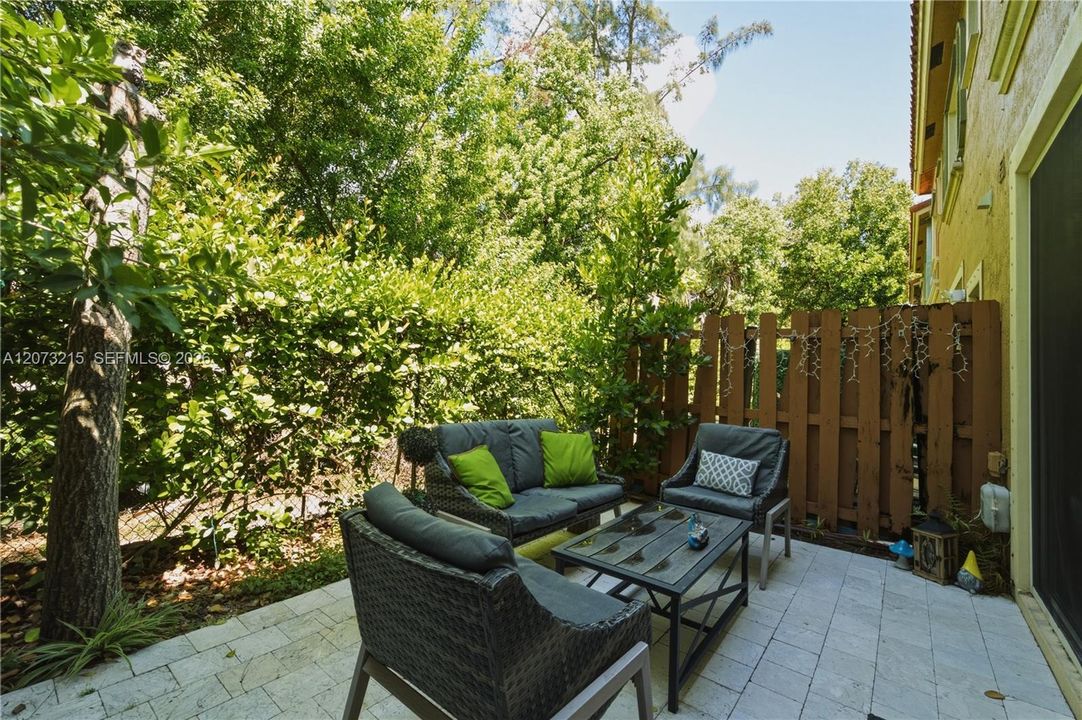 For Sale: $480,000 (3 beds, 3 baths, 1410 Square Feet)