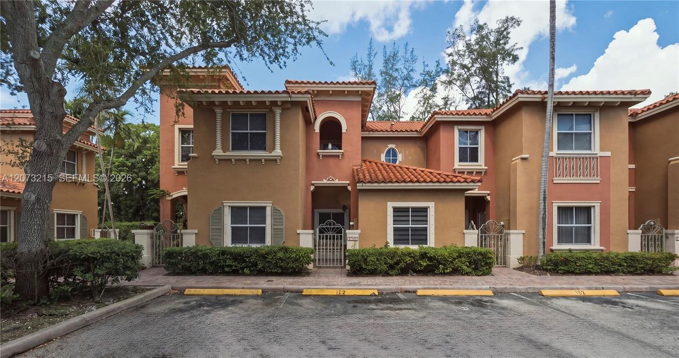 For Sale: $480,000 (3 beds, 3 baths, 1410 Square Feet)