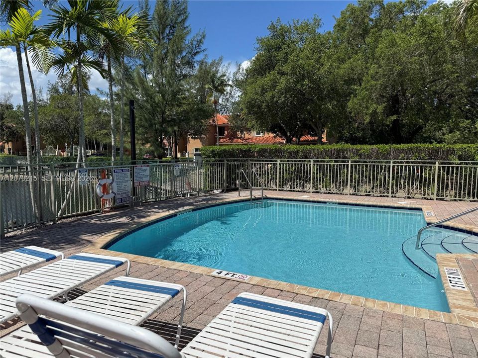 For Sale: $480,000 (3 beds, 3 baths, 1410 Square Feet)