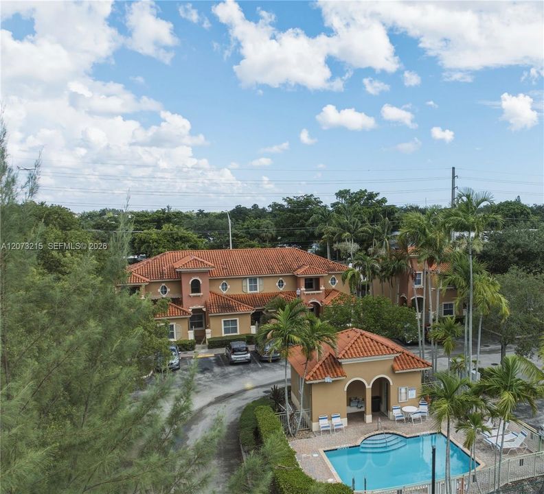 For Sale: $480,000 (3 beds, 3 baths, 1410 Square Feet)