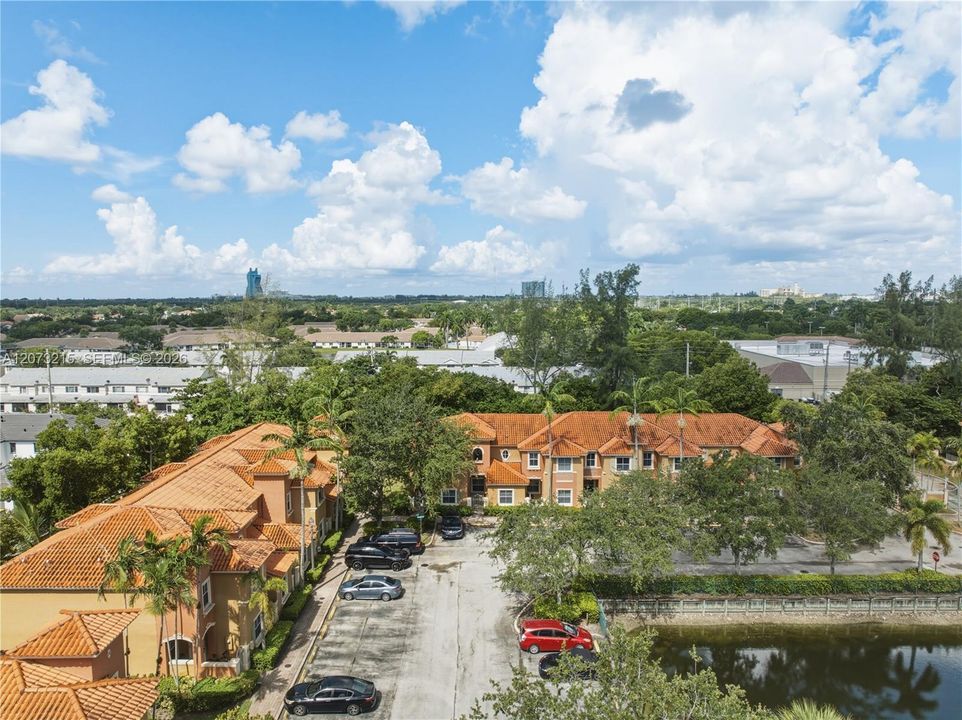 For Sale: $480,000 (3 beds, 3 baths, 1410 Square Feet)