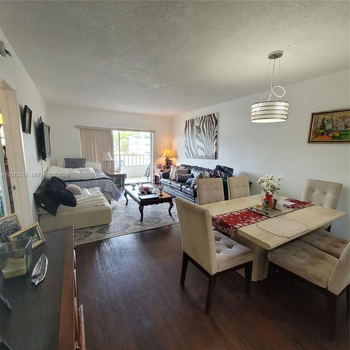En Venta: $127,000 (1 camas, 1 baños, 811 Pies cuadrados)