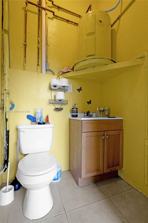For Sale: $470,000 (3 beds, 2 baths, 955 Square Feet)