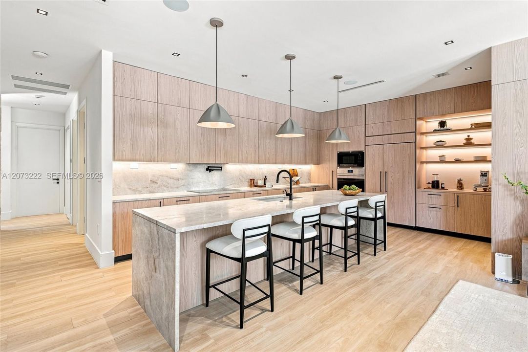 For Sale: $4,650,000 (5 beds, 6 baths, 4618 Square Feet)