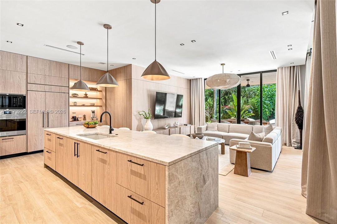 For Sale: $4,650,000 (5 beds, 6 baths, 4618 Square Feet)