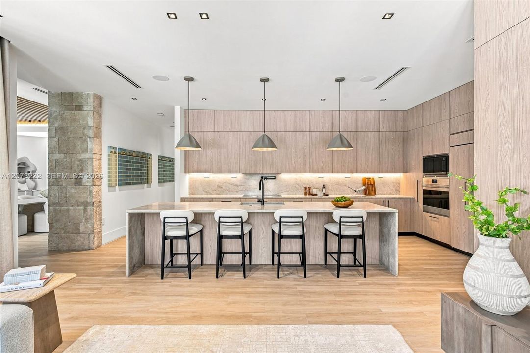 For Sale: $4,650,000 (5 beds, 6 baths, 4618 Square Feet)