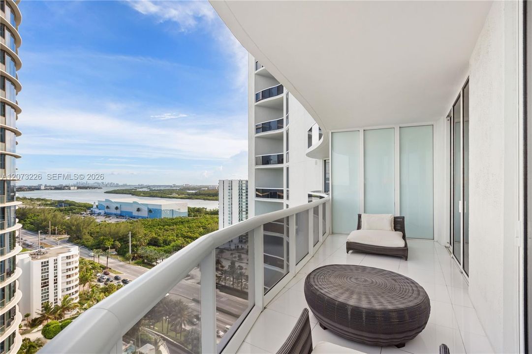For Rent: $11,998 (3 beds, 3 baths, 1974 Square Feet)