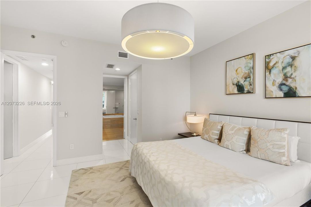 For Rent: $11,998 (3 beds, 3 baths, 1974 Square Feet)
