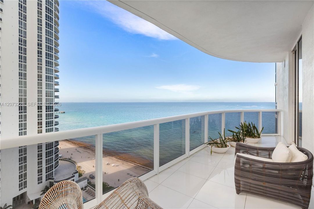 For Rent: $11,998 (3 beds, 3 baths, 1974 Square Feet)