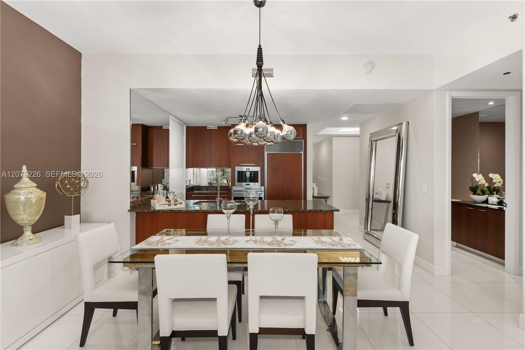 For Rent: $11,998 (3 beds, 3 baths, 1974 Square Feet)